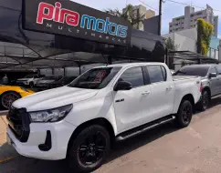 TOYOTA HILUX 2.8 D-4D TURBO DIESEL CD SR 4X4 AUTOMÁTICO TOYOTA HILUX 2.8 D-4D TURBO DIESEL CD SR 4X4 AUTOMÁTICO