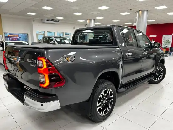 TOYOTA-HILUX-2.8 D-4D TURBO DIESEL CD SRV 4X4 AUTOMÁTICO TOYOTA-HILUX-2026
