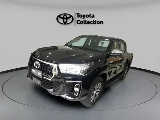 TOYOTA HILUX 2.8 D-4D TURBO DIESEL CD SRV 4X4 AUTOMÁTICO