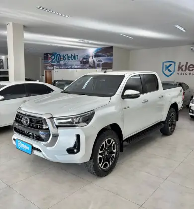 TOYOTA HILUX 2.8 D-4D TURBO DIESEL CD SRX 4X4 AUTOMÁTICO
