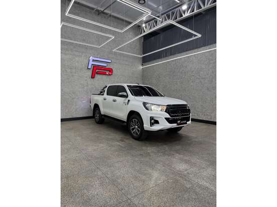 TOYOTA-HILUX-2.7 SRV 4X2 CD 16V FLEX 4P AUTOMÁTICO TOYOTA-HILUX-2018