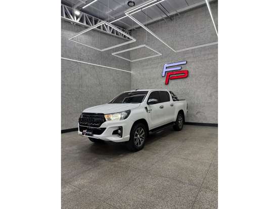 TOYOTA-HILUX-2018