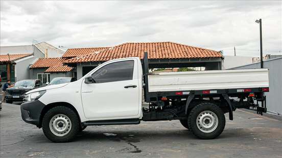 TOYOTA-HILUX-2020