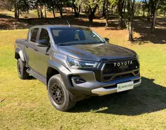 TOYOTA HILUX 2.8 D-4D TURBO DIESEL CD GR-S 4X4 AUTOMÁTICO TOYOTA HILUX 2.8 D-4D TURBO DIESEL CD GR-S 4X4 AUTOMÁTICO