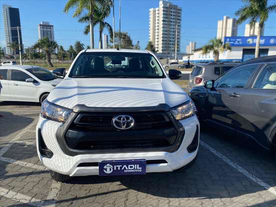 TOYOTA-HILUX-2025