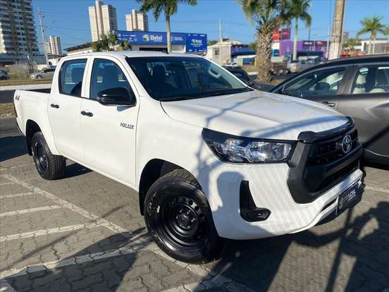 TOYOTA-HILUX-2.8 D-4D TURBO DIESEL CD POWER PACK 4X4 AUTOMÁTICO TOYOTA-HILUX-2025