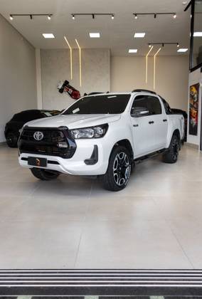TOYOTA HILUX 2.8 D-4D TURBO DIESEL CD POWER PACK 4X4 MANUAL