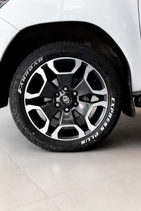 TOYOTA-HILUX-2024