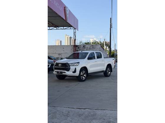 TOYOTA HILUX 2.8 D-4D TURBO DIESEL CD POWER PACK 4X4 MANUAL