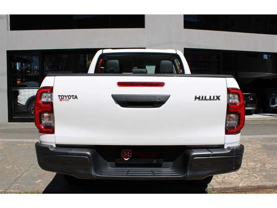 TOYOTA-HILUX-2024