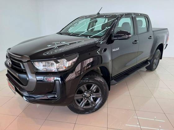 TOYOTA HILUX 2.8 D-4D TURBO DIESEL CD SR 4X4 AUTOMÁTICO