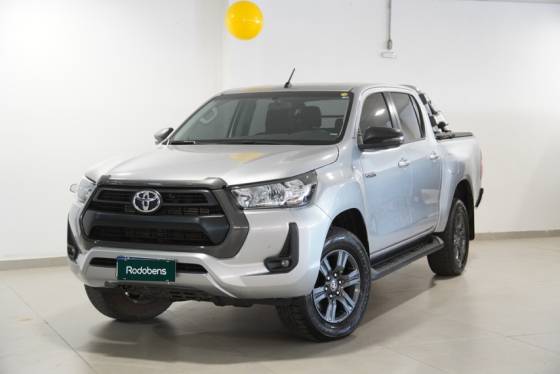 TOYOTA HILUX 2.8 D-4D TURBO DIESEL CD SR 4X4 AUTOMÁTICO