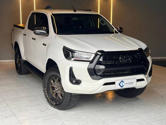 TOYOTA HILUX 2.8 D-4D TURBO DIESEL CD SRV 4X4 AUTOMÁTICO