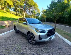 TOYOTA HILUX 2.8 D-4D TURBO DIESEL CD SRX 4X4 AUTOMÁTICO TOYOTA HILUX 2.8 D-4D TURBO DIESEL CD SRX 4X4 AUTOMÁTICO
