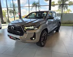 TOYOTA HILUX 2.8 D-4D TURBO DIESEL CD SRX 4X4 AUTOMÁTICO TOYOTA HILUX 2.8 D-4D TURBO DIESEL CD SRX 4X4 AUTOMÁTICO