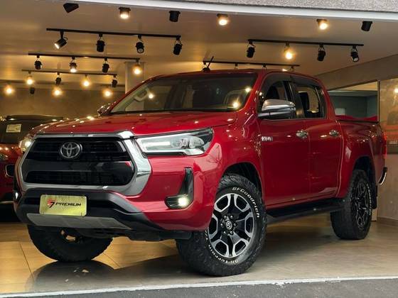 TOYOTA HILUX 2.8 D-4D TURBO DIESEL CD SRX 4X4 AUTOMÁTICO
