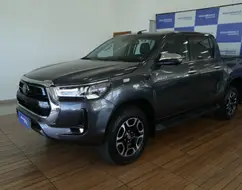 TOYOTA HILUX 2.8 D-4D TURBO DIESEL CD SRX 4X4 AUTOMÁTICO TOYOTA HILUX 2.8 D-4D TURBO DIESEL CD SRX 4X4 AUTOMÁTICO