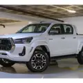 TOYOTA HILUX 2.8 D-4D TURBO DIESEL CD SRX PLUS 4X4 AUTOMÁTICO TOYOTA HILUX 2.8 D-4D TURBO DIESEL CD SRX PLUS 4X4 AUTOMÁTICO