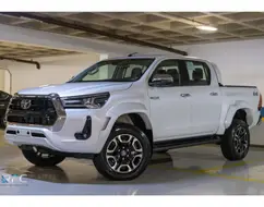TOYOTA HILUX 2.8 D-4D TURBO DIESEL CD SRX PLUS 4X4 AUTOMÁTICO TOYOTA HILUX 2.8 D-4D TURBO DIESEL CD SRX PLUS 4X4 AUTOMÁTICO