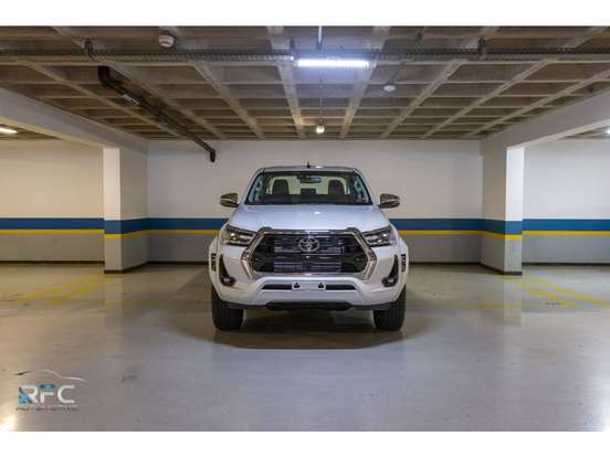 TOYOTA-HILUX-2.8 D-4D TURBO DIESEL CD SRX PLUS 4X4 AUTOMÁTICO TOYOTA-HILUX-2026