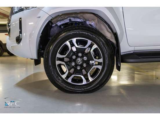 TOYOTA-HILUX-2.8 D-4D TURBO DIESEL CD SRX PLUS 4X4 AUTOMÁTICO TOYOTA-HILUX-2026