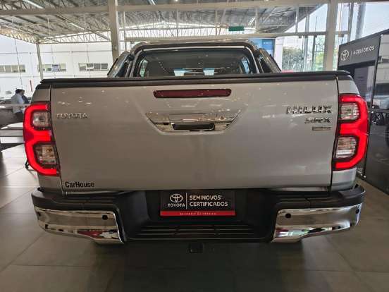 TOYOTA-HILUX-2.8 D-4D TURBO DIESEL CD SRX PLUS 4X4 AUTOMÁTICO TOYOTA-HILUX-2024