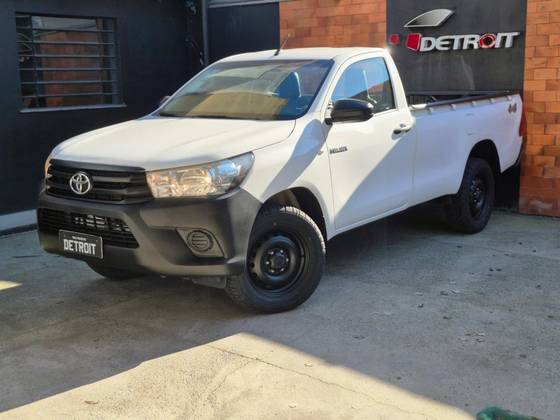 TOYOTA HILUX 2.8 D-4D TURBO DIESEL CS 4X4 MANUAL