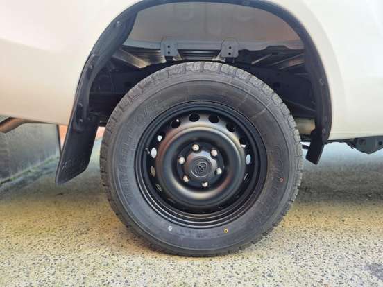 TOYOTA-HILUX-2.8 D-4D TURBO DIESEL CS 4X4 MANUAL TOYOTA-HILUX-2023