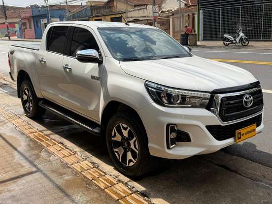 TOYOTA-HILUX-2.8 SRX 4X4 CD 16V DIESEL 4P AUTOMÁTICO TOYOTA-HILUX-2018