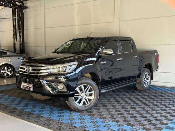TOYOTA HILUX 2.8 SRX 4X4 CD 16V DIESEL 4P AUTOMÁTICO