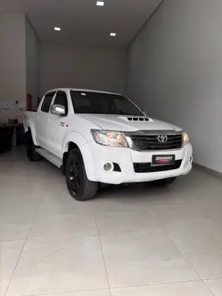 TOYOTA HILUX 3.0 SR 4X4 CD 16V TURBO INTERCOOLER DIESEL 4P MANUAL