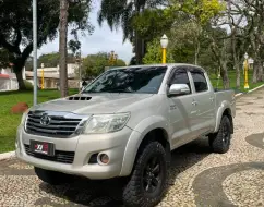 TOYOTA HILUX 3.0 SRV 4X4 CD 16V TURBO INTERCOOLER DIESEL 4P AUTOMÁTICO TOYOTA HILUX 3.0 SRV 4X4 CD 16V TURBO INTERCOOLER DIESEL 4P AUTOMÁTICO