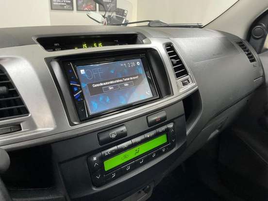 TOYOTA-HILUX-2015