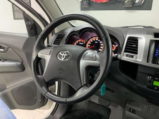 TOYOTA-HILUX-3.0 SRV 4X4 CD 16V TURBO INTERCOOLER DIESEL 4P AUTOMÁTICO TOYOTA-HILUX-2015