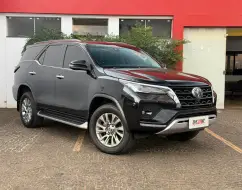 TOYOTA HILUX SW4 2.8 D-4D TURBO DIESEL SRX 7L 4X4 AUTOMÁTICO TOYOTA HILUX SW4 2.8 D-4D TURBO DIESEL SRX 7L 4X4 AUTOMÁTICO