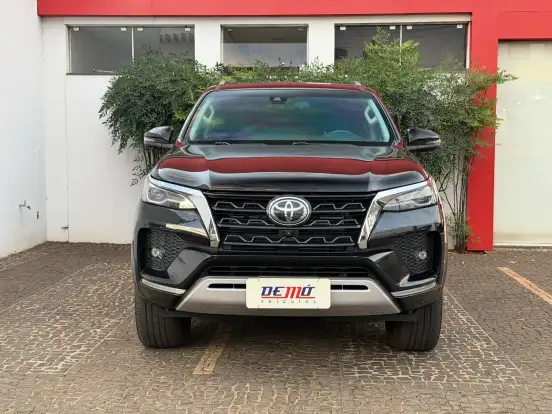 TOYOTA-HILUX SW4-2.8 D-4D TURBO DIESEL SRX 7L 4X4 AUTOMÁTICO TOYOTA-HILUX SW4-2022