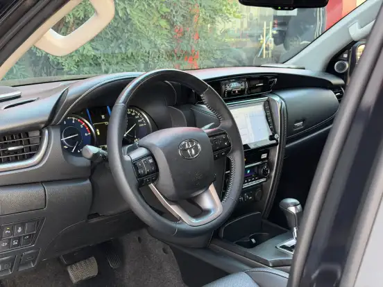 TOYOTA-HILUX SW4-2.8 D-4D TURBO DIESEL SRX 7L 4X4 AUTOMÁTICO TOYOTA-HILUX SW4-2022