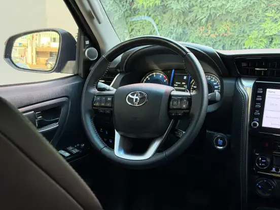 TOYOTA-HILUX SW4-2.8 D-4D TURBO DIESEL SRX 7L 4X4 AUTOMÁTICO TOYOTA-HILUX SW4-2022