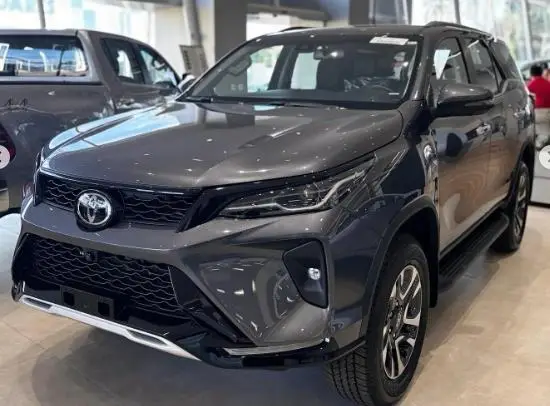 TOYOTA HILUX SW4 2.8 D-4D TURBO DIESEL SRX PLATINUM 7L 4X4 AUTOMÁTICO