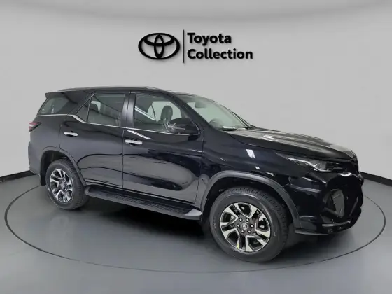 TOYOTA HILUX SW4 2.8 D-4D TURBO DIESEL SRX PLATINUM 7L 4X4 AUTOMÁTICO