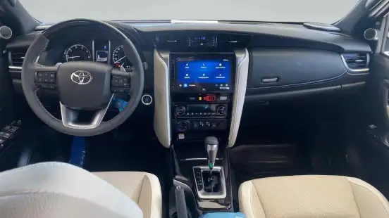 TOYOTA-HILUX SW4-2025