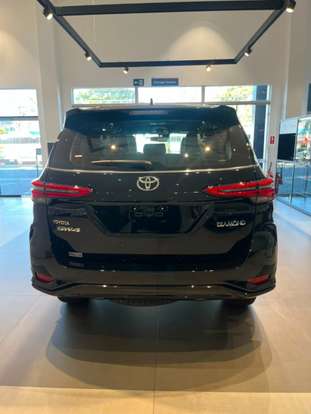 TOYOTA-HILUX SW4-2026