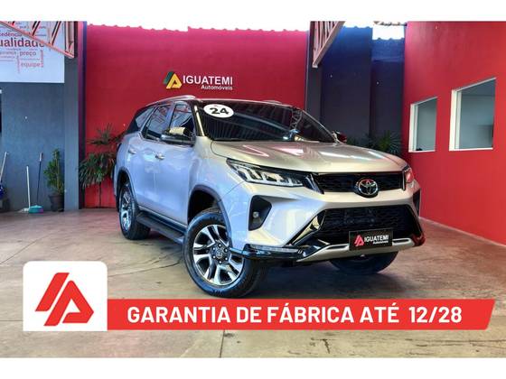 TOYOTA HILUX SW4 2.8 D-4D TURBO DIESEL DIAMOND 7L 4X4 AUTOMÁTICO