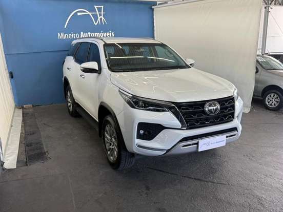 TOYOTA-HILUX SW4-2.8 D-4D TURBO DIESEL SRX 4X4 AUTOMÁTICO TOYOTA-HILUX SW4-2021