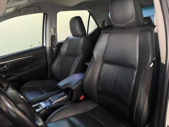 TOYOTA-HILUX SW4-2021