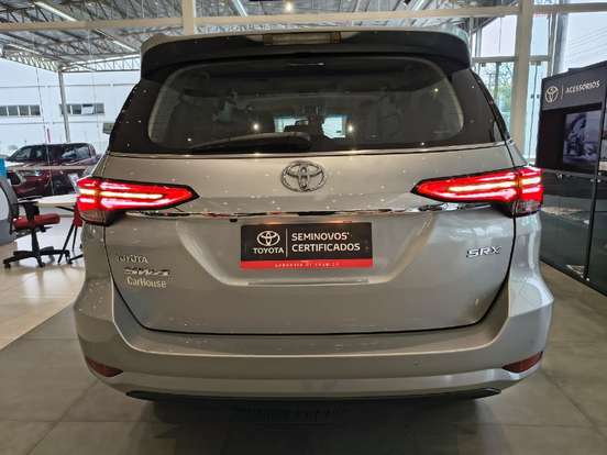 TOYOTA-HILUX SW4-2023
