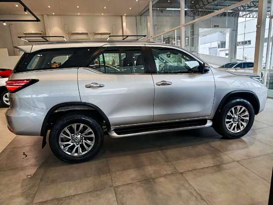 TOYOTA-HILUX SW4-2021