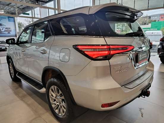 TOYOTA-HILUX SW4-2021