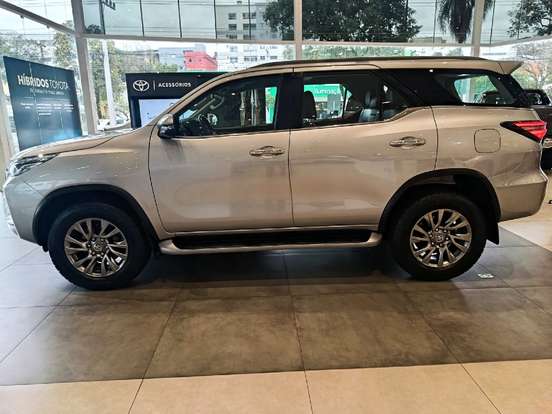 TOYOTA-HILUX SW4-2021