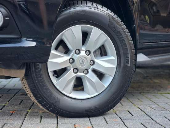 TOYOTA-HILUX SW4-2015